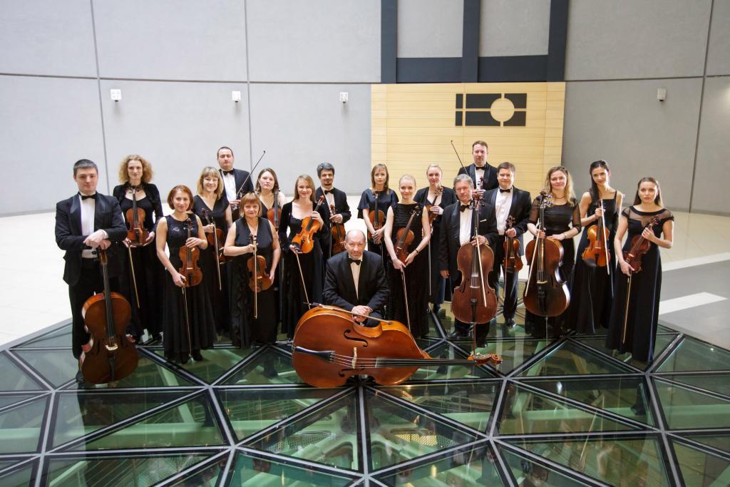 Камерный оркестр B-A-C-H: Парад контрабасов с оркестром: От классики до рокабилли