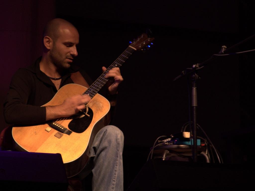 Stefano Barone (гитара, эффекты, Италия).	 Инструментальная музыка